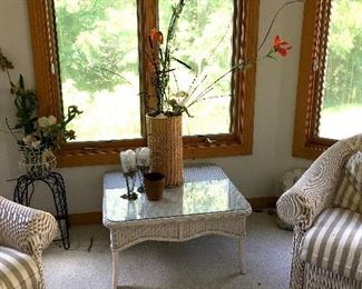 WICKER OCCASIONAL TABLE LLOYD FLANDERS 