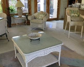  LLOYD FLANDERS TABLE