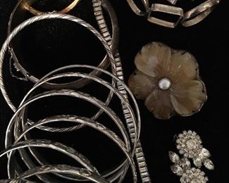 SIGNED STERLING & RHINESTONE BRACELETS, PINS, NECKLACES & CLIP ON EARRINGS. GOLD/DIAMOND VINTAGE  JEWELRY