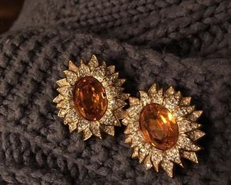 CHRISTIAN DIOR CLIP ON EARRINGS