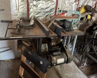 Table saw and large clamps