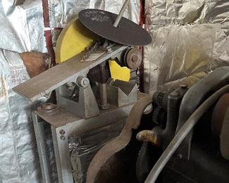 Grinding wheel on stand