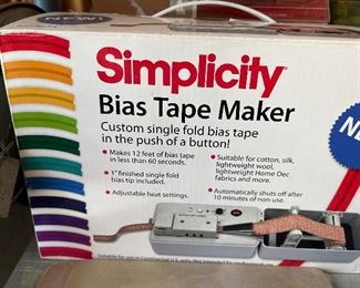 Simplicity bias tape maker like new