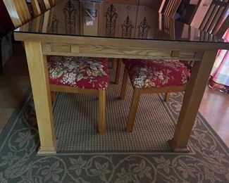 Kitchen table and six chairs has matching china cabinet