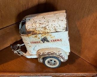 Vintage 1960s Tonka Farms horse trailer