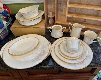 Noritake china set.....