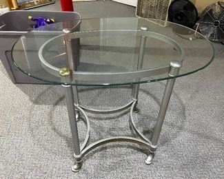 Metal/glass side table