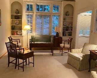 Pretty appointed living room