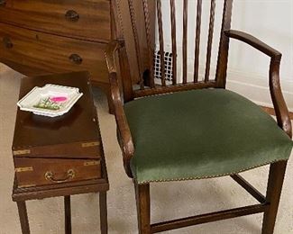 English arm chair in velvet