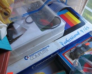 Commodore computer in box (not tested)