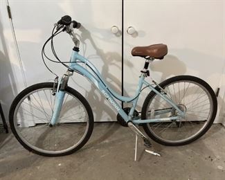 Schwinn Suburban Women's Cruiser Bicycle