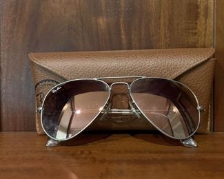 Ray-Ban Aviator Sunglass with Case