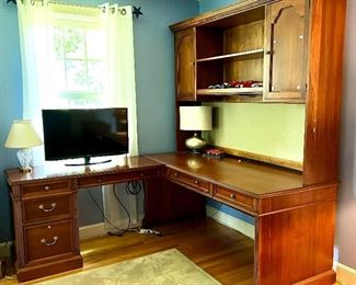 Computer Desk & Hutch