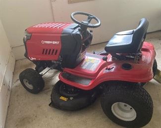Troy Built Riding Lawnmower 7 Speed