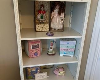 Stanley Furniture Young America "Isabella" Collection - Display Cabinet.