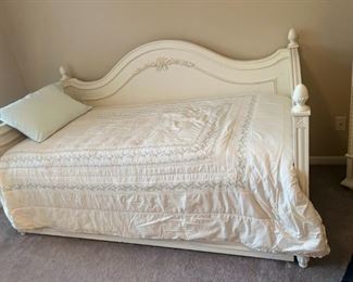 Stanley Furniture Young America "Isabella" Collection - Day Bed with Trundle, mattress and mattress topper