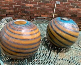 #30	Gazing Ball w/o top solar panel - 13" Wide	 $30.00 
#27	Solar Gazing Ball - 13" Round	 $30.00 
