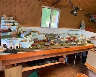 #39	Diarama Wood Train Table w/Accessories & Remotes -N Scale Track - 78x37x38	 $100.00 
#40	Diarama Wood Train Table Top Only w/accessories - N Scale  - 50x37x6	 $30.00 
