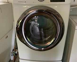 #146	Samsung Steam Moisture Dryer w/pedestal Model DV428200	 $100.00 
