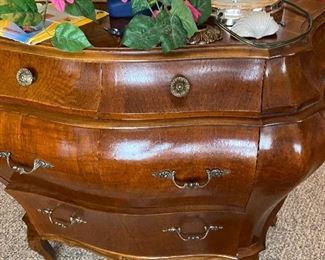 Bombay chests, (Bombe Chest) 