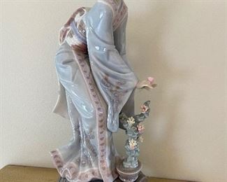 Lladro Oriental figurine