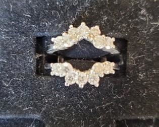 Diamond ring jacket in Platinum, size 5.25.  Diamonds 1.43 ctw