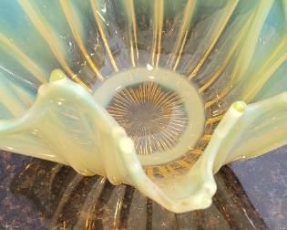 Vintage Fostoria Heirloom Opalescent Crimped Handkerchief bowl/vase