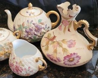 Antique Rudolstadt Ware, reverses colors on opposite side