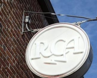 RCA CAN 36IN SWINGER SIGN