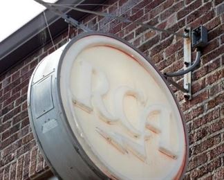 VIEW 6 36IN RCA CAN SWINGER SIGN