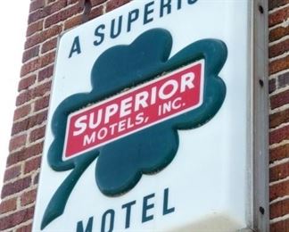 VIEW 3 SUPERIOR MOTEL SIGN