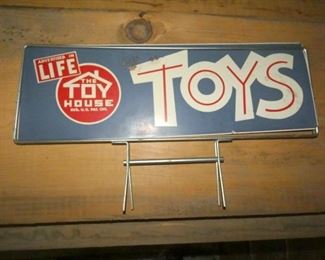 TOY HOUSE RACK TOPPER