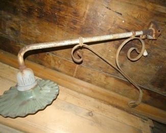 VIEW 2 CLOSEUP W/ BRACKET