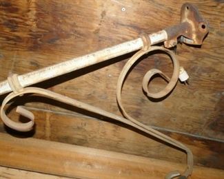 VIEW 5 CLOSEUP W/ BRACKET