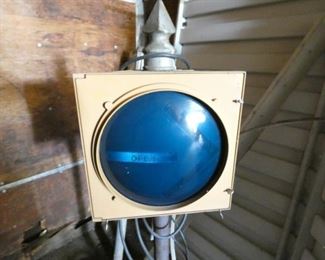 VEIW 4 STOPLIGHT 14X56