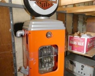 VIEW 5 HARLEY DAVIDSON GAS PUMP