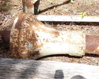 VIEW 4 CAST POLE STATION LIGHT