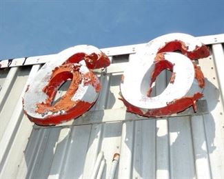 VIEW 3 CAN 66 LETTER SIGN