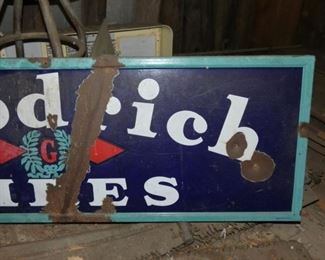 VIEW 3 RIGHTSIDE GOODRICH PORC. SIGN