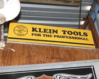 KLEIN TOOLS SIGN