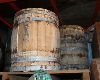 WOODEN BARREL KEGS