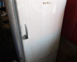 GE REFRIGERATOR