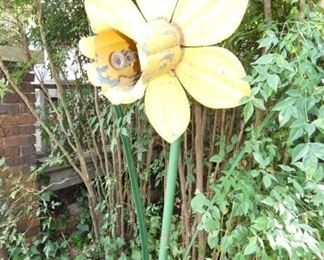 HANDMADE CAST BUTTERCUP YARD ART