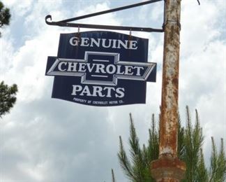 VIEW 2 CLOSEUP PORC. CHEVROLET SIGN