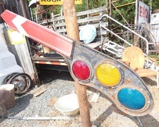 VIEW 3 RR LIGHT W/ PORC. ARROW