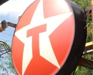 VIEW 3 TEXACO CAN SIGN