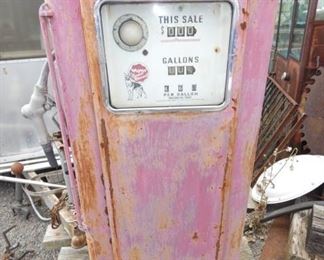 VIEW 2 CLOSEUP WAYNE PUMP