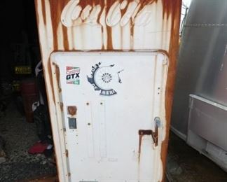 EMB. COCA COLA MACHINE
