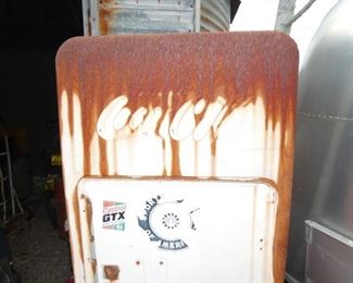 VIEW 2 CLOSEUP COKE MACHINE