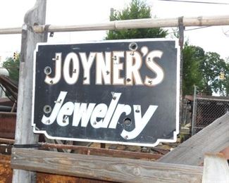 JOYNERS JEWELRY NEON SIGN